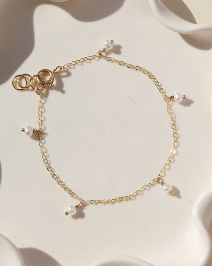 Delicate Pearl Bracelet