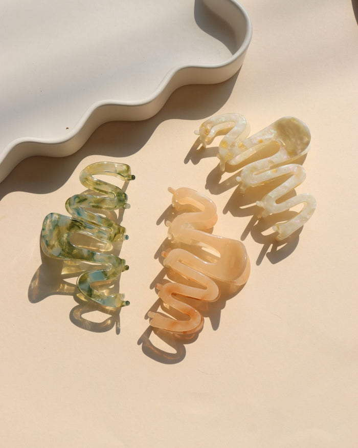 Large Squiggle Hair Claw Clip
